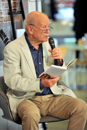 Frankfurter Buchmesse 2021. Schriftsteller Franz Hohler am 22.10.2021 auf der Frankfurter Buchmesse. 20211022MWI14182