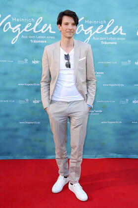 Sabin Tambrea bei der Premiere des Kinofilms Heinrich Vogeler - Aus dem Leben eines Träumers im Theater am Goetheplatz. Bremen, 12.05.2022