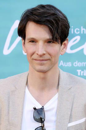 Sabin Tambrea bei der Premiere des Kinofilms Heinrich Vogeler - Aus dem Leben eines Träumers im Theater am Goetheplatz. Bremen, 12.05.2022