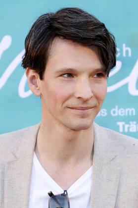 Sabin Tambrea bei der Premiere des Kinofilms Heinrich Vogeler - Aus dem Leben eines Träumers im Theater am Goetheplatz. Bremen, 12.05.2022