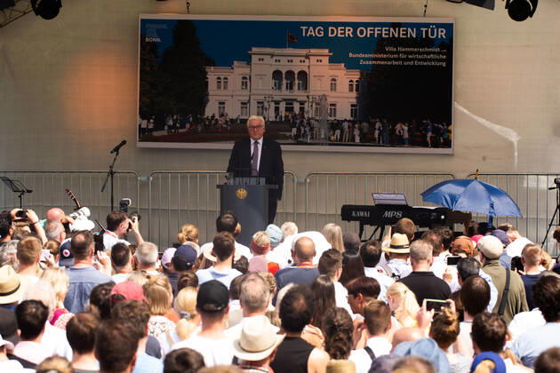 Frank-Walter Steinmeierï¼apresident Of Germany, Visits The Opening Of Villa Hammerschmidt In Bonn Frank-Walter Steinmeierï¼apresident of Germany is seen speaking on the stage during the opening day of Villa Hammerschmidt in Bonn, Germany on June18ï¼a2022 Bonn Germany Copyright: xYingxTangx originalFilename: tang-notitle220618_npy5X
