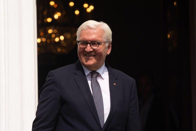Frank-Walter Steinmeierï¼apresident Of Germany, Visits The Opening Of Villa Hammerschmidt In Bonn Frank-Walter Steinmeierï¼apresident of Germany is seen smiling to the visitors from the opening day of Villa Hammerschmidt in Bonn, Germany on June18ï¼a2022 Bonn Germany Copyright: xYingxTangx originalFilename: tang-notitle220618_npFjs