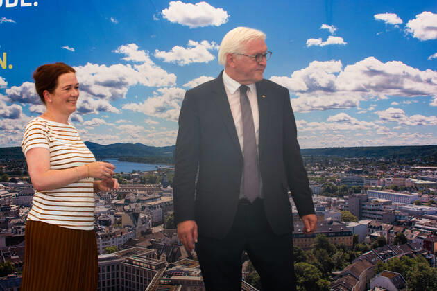 Frank-Walter Steinmeierï¼apresident Of Germany, Visits The Opening Of Villa Hammerschmidt In Bonn Frank-Walter Steinmeierï¼apresident of Germany is seen visiting Bonn city information booth with Katja Dörner, Bonn mayor during the opening day of Villa Hammerschmidt in Bonn, Germany on June18ï¼a2022 Bonn Germany Copyright: xYingxTangx originalFilename: tang-notitle220618_npp0Q