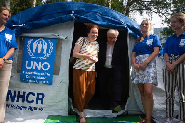Frank-Walter Steinmeierï¼apresident Of Germany, Visits The Opening Of Villa Hammerschmidt In Bonn Frank-Walter Steinmeierï¼apresident of Germany is seen with Bonn mayor Katja Dörner at UN Refugee Aid eV information booth during the opening day of Villa Hammerschmidt in Bonn, Germany on June18ï¼a2022 Bonn Germany Copyright: xYingxTangx originalFilename: tang-notitle220618_npv4d