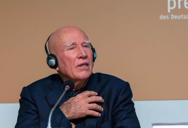 FRANKFURT AM MAIN, Germany - October 18 2019: Sebastião Salgado at 71st Frankfurt Book Fair Buchmesse Frankfurt FRANKFURT AM MAIN, Germany - October 18 2019: Sebastião Salgado (*1944, photographer) at 71st Frankfurt Book Fair Buchmesse Frankfurt Copyright: xZoonar.com MarkusxWissmannx zoonar_14524853
