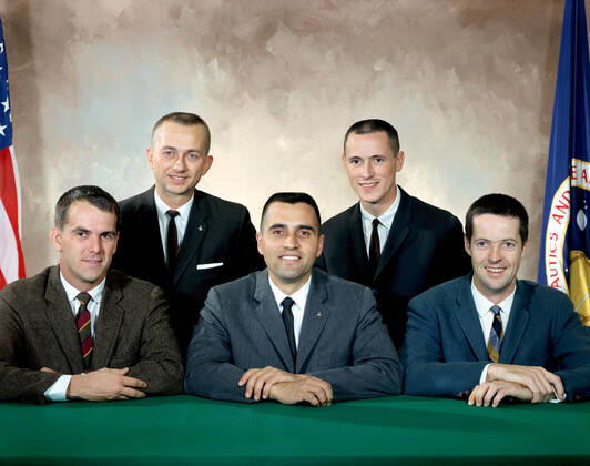RECORD DATE NOT STATED (November 1966) --- Five scientist-astronauts whose selection was announced by the National Aeronautics and Space Administration on June 29, 1969. Front row, left to right, are P. Curtis Michel,(physicist); Harrison H. Schmitt (astrogeologist); and Joseph F. Kerwin (physician). Back row, left to right, are Owen K. Garriott (physicist); and Edward G. Gibson (physicist). 1062_36_M_-1103-