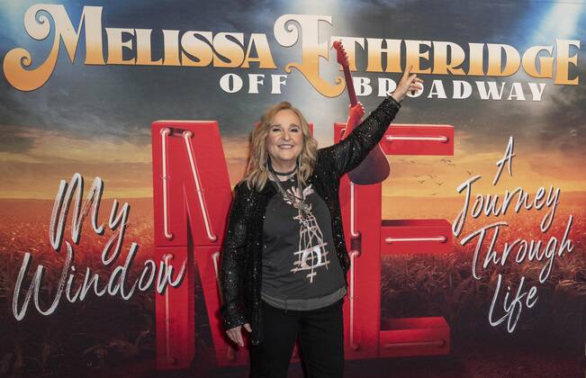 Entertainment Bilder des Tages October 13, 2022, New York, New York, United States: Melissa Etheridge attends opening night for Melissa Etheridge off Broadway: My Window - A Journey Through Life at New World Stages on October 13, 2022 New York United States - ZUMAr339 20221013_znp_r339_007 Copyright: xLevxRadinx
