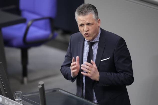 Deutscher Bundestag, 145. Plenarsitzung Thorsten Frei (CDU) sehr energisch mit kraftvoller Geste im Portrait bei seiner Rede zum Nachtragshaushalt 2023 bei der 145. Sitzung des Deutschen Bundestag in Berlin, 15.12.2023 Berlin Berlin Deutschland