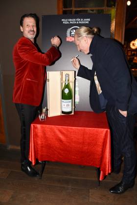 Klaus Rader und Friedemann Findeis L. Osteria Mitbegruender Muenchen 16.01.2024 L,Osteria Pizza e Pasta 25 Years Feier Schwanthalerstrsse 111, Muenchen