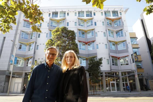 September 28, 2023, San Francisco, California, USA: Richard Springwater, Board Member, and Beth Stokes, Executive Director, of the Episcopal Community Services shown in front of one of their residential buildings in San Francisco, California on Thursday, September 28, 2023. The city of San Francisco has come under a lot of attack for how it is handling the homeless, drug and retail fallout in Downtown San Francisco. San Francisco USA - ZUMAm117 20230928_zaf_m117_043 Copyright: xDavidxG.xMcIntyrex