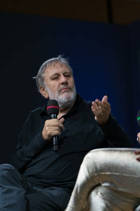 FRANKFURT AM MAIN, Germany - October 18 2023: Slavoj Žižek auf der 75. Frankfurter Buchmesse FRANKFURT AM MAIN, Germany - October 18 2023: Slavoj Žižek (*1949, ) auf der Bühne auf der 75. Frankfurter Buchmesse Copyright: xZoonar.com MarkusxWissmannx 20943749