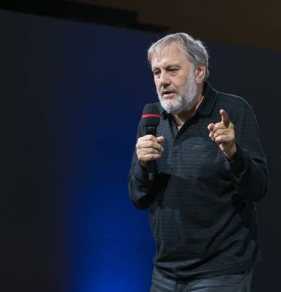 FRANKFURT AM MAIN, Germany - October 18 2023: Slavoj Žižek auf der 75. Frankfurter Buchmesse FRANKFURT AM MAIN, Germany - October 18 2023: Slavoj Žižek (*1949, ) auf der Bühne auf der 75. Frankfurter Buchmesse Copyright: xZoonar.com MarkusxWissmannx 20944104
