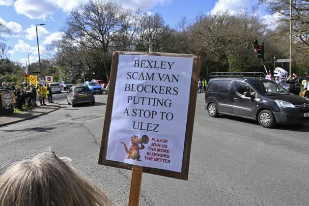 Protesters during a protest against the Ultra Low Emission Zone at the Chislehurst War Memorial in Chislehurst, London. ULEZ cameras in Chislehurst and other nearby areas have been vandalised in previous months.  Copyright: xAlanxStanfordx