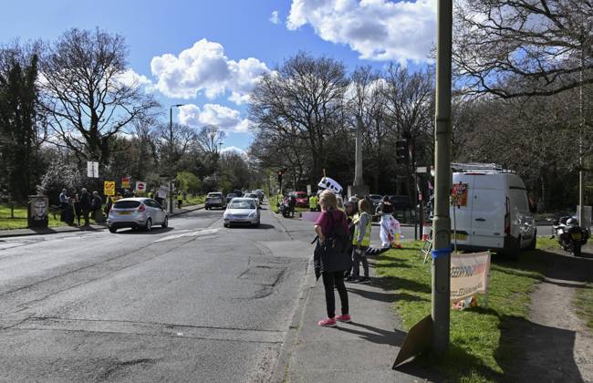 Protesters during a protest against the Ultra Low Emission Zone at the Chislehurst War Memorial in Chislehurst, London. ULEZ cameras in Chislehurst and other nearby areas have been vandalised in previous months.  Copyright: xAlanxStanfordx