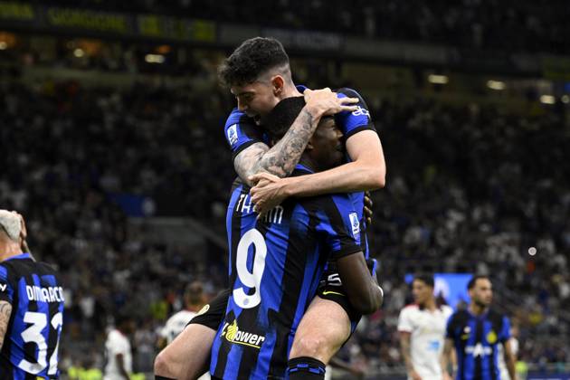 Foto IPP Paolo Bona Milano 14 04 2024 Campionato Serie A di Calcio stagione 2023 2024 partita Inter-Cagliari Nella foto Marcus Thuram esulta dopo il gol del 1-0 abbracciato da alessandro bastoni Italy Photo Press Worldwide Copyright