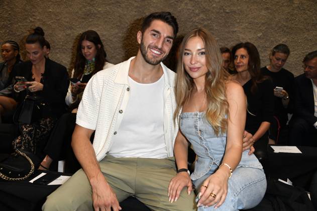 Dennis Gries und Katja Geretschuchin bei der Ewa Herzog Fashion Show auf der Berlin Fashion Week S S 2025 in der König Galerie. Berlin, 02.07.2024