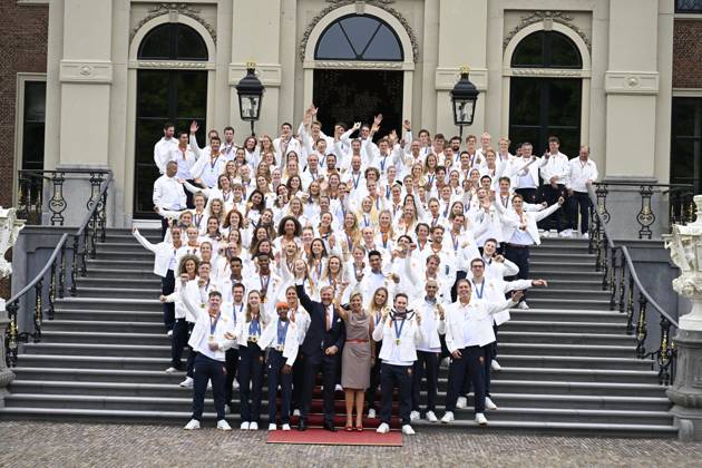 Den Haag, The Netherlands, 2024-08-13 15:25:16 THE HAGUE, 13-08-2024, Huis ten Bosch PalaceKing Willem Alexander and Queen Maxima receive the Dutch medal winners of the 2024 Summer Olympics in Paris at Huis ten Bosch PalacePHOTO: NLBeeld Patrick van Emst Credit: NL Beeld Patrick van Emst