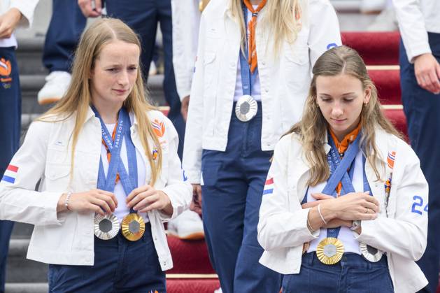 Den Haag, The Netherlands, 2024-08-13 15:22:16 THE HAGUE, 13-08-2024, Huis ten Bosch PalaceKing Willem Alexander and Queen Maxima receive the Dutch medal winners of the 2024 Summer Olympics in Paris at Huis ten Bosch PalacePHOTO: NLBeeld Patrick van EmstIn the photo: Femke Bol and Cathelijn Peeters Credit: NL Beeld Patrick van Emst