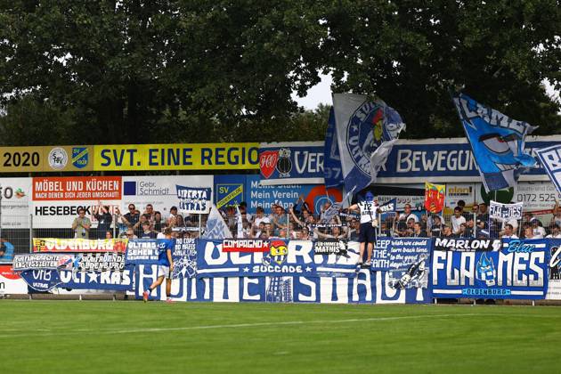 Fußball I Herren I Saison 2024 2025 I Regionalliga Nord I 8.Spieltag I SV Todesfelde - VFB Oldenburg I 07.09.2024 Fans vom VFB Oldenburg Todesfelde Joda Sportpark Schleswig-Holstein Deutschland Copyright: xLobeca RalfxHomburgx
