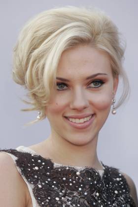 Scarlett Johansson bei der Premiere des Kinofilms A Love Song for Bobby Long Lovesong für Bobby Long auf der Biennale di Venezia 2004 61. Internationale Filmfestspiele von Venedig im Palazzo del Cinema. Venedig, 02.09.2004