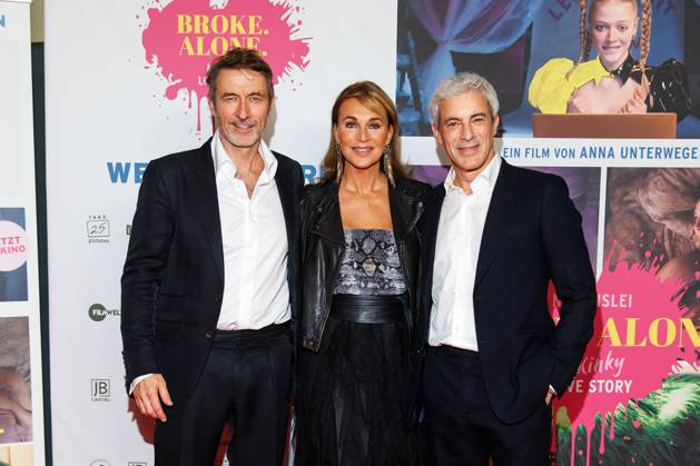 Premiere - Broke. Alone. - A kinky Love Story Guido Broscheit, Caroline Beil und Gedeon Burkhard bei der Premiere von Broke. Alone. - A kinky Love Story im Zoo Palast am 17.09.2024 in Berlin. Copyright: xEventpressxKochanx