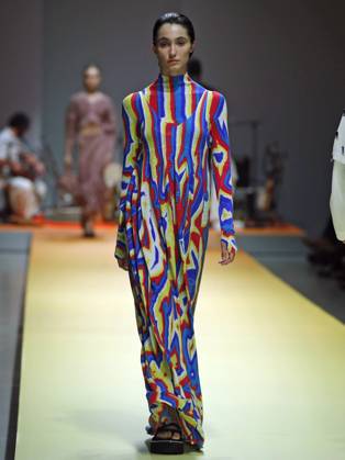 PFW - CFCL Runway A model walks the runway during the CFCL Womenswear Spring-Summer 2025 show as part of Paris Fashion Week on September 23, 2024 in Paris, France. Photo by Alain-Gil Gonzalez ABACAPRESS.COM Paris France Copyright: xGonzalezxAlain-Gil ABACAx
