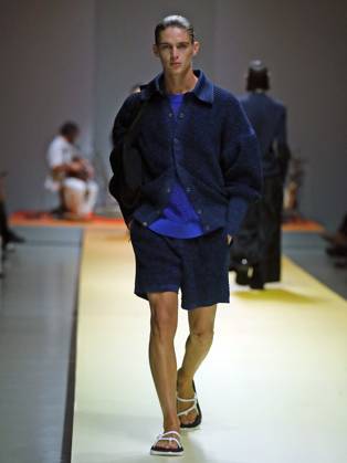 PFW - CFCL Runway A model walks the runway during the CFCL Womenswear Spring-Summer 2025 show as part of Paris Fashion Week on September 23, 2024 in Paris, France. Photo by Alain-Gil Gonzalez ABACAPRESS.COM Paris France Copyright: xGonzalezxAlain-Gil ABACAx