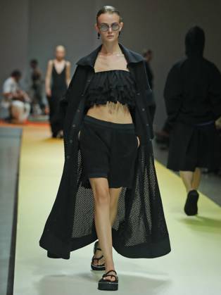 PFW - CFCL Runway A model walks the runway during the CFCL Womenswear Spring-Summer 2025 show as part of Paris Fashion Week on September 23, 2024 in Paris, France. Photo by Alain-Gil Gonzalez ABACAPRESS.COM Paris France Copyright: xGonzalezxAlain-Gil ABACAx