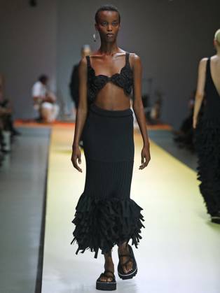 PFW - CFCL Runway A model walks the runway during the CFCL Womenswear Spring-Summer 2025 show as part of Paris Fashion Week on September 23, 2024 in Paris, France. Photo by Alain-Gil Gonzalez ABACAPRESS.COM Paris France Copyright: xGonzalezxAlain-Gil ABACAx