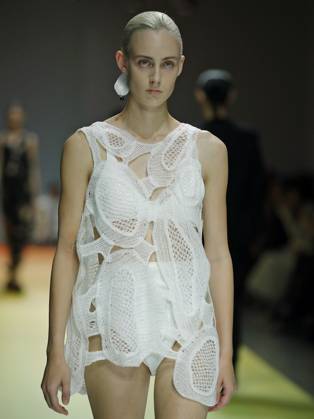 PFW - CFCL Runway A model walks the runway during the CFCL Womenswear Spring-Summer 2025 show as part of Paris Fashion Week on September 23, 2024 in Paris, France. Photo by Alain-Gil Gonzalez ABACAPRESS.COM Paris France Copyright: xGonzalezxAlain-Gil ABACAx