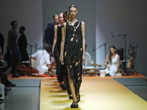 PFW - CFCL Runway A model walks the runway during the CFCL Womenswear Spring-Summer 2025 show as part of Paris Fashion Week on September 23, 2024 in Paris, France. Photo by Alain-Gil Gonzalez ABACAPRESS.COM Paris France Copyright: xGonzalezxAlain-Gil ABACAx