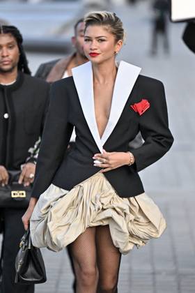 PFW Louis Vuitton Outside Arrivals Zendaya arriving at Louis Vuitton show during Paris Fashion Week in Paris, France on October 1, 2024. Photo by Julien Reynaud APS-Medias ABACAPRESS.COM Paris France Copyright: xReynaudxJulien APS-Medias ABACAx