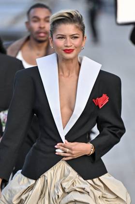 PFW Louis Vuitton Outside Arrivals Zendaya arriving at Louis Vuitton show during Paris Fashion Week in Paris, France on October 1, 2024. Photo by Julien Reynaud APS-Medias ABACAPRESS.COM Paris France Copyright: xReynaudxJulien APS-Medias ABACAx