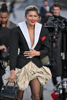 PFW Louis Vuitton Outside Arrivals Zendaya arriving at Louis Vuitton show during Paris Fashion Week in Paris, France on October 1, 2024. Photo by Julien Reynaud APS-Medias ABACAPRESS.COM Paris France Copyright: xReynaudxJulien APS-Medias ABACAx