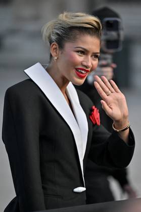 PFW Louis Vuitton Outside Arrivals Zendaya arriving at Louis Vuitton show during Paris Fashion Week in Paris, France on October 1, 2024. Photo by Julien Reynaud APS-Medias ABACAPRESS.COM Paris France Copyright: xReynaudxJulien APS-Medias ABACAx