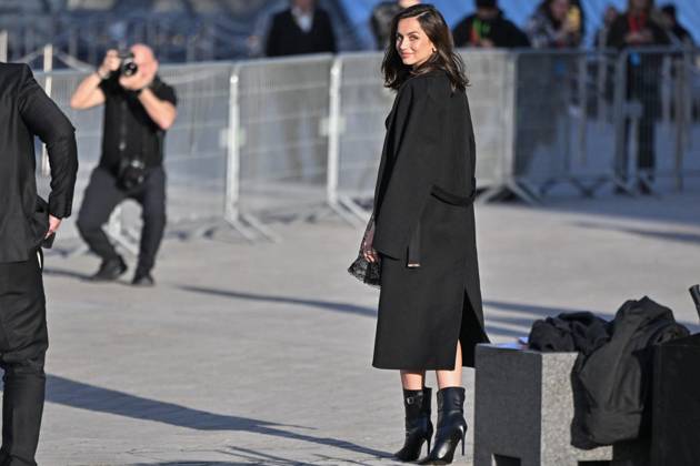 PFW Louis Vuitton Outside Arrivals Ana de Armas arriving at Louis Vuitton show during Paris Fashion Week in Paris, France on October 1, 2024. Photo by Julien Reynaud APS-Medias ABACAPRESS.COM Paris France Copyright: xReynaudxJulien APS-Medias ABACAx