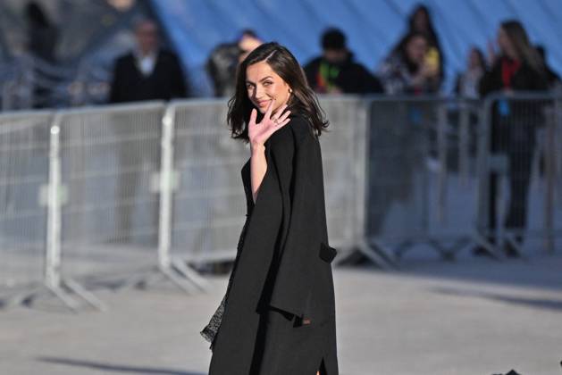 PFW Louis Vuitton Outside Arrivals Ana de Armas arriving at Louis Vuitton show during Paris Fashion Week in Paris, France on October 1, 2024. Photo by Julien Reynaud APS-Medias ABACAPRESS.COM Paris France Copyright: xReynaudxJulien APS-Medias ABACAx