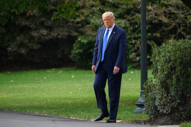 President Donald Trump Speaks to Members of the Media U.S. President Donald Trump walks to the South Lawn of the White House before boarding Marine One in Washington, D.C., U.S., on Thursday, September 24, 2020. Credit: Erin Scott Pool via CNP AdMedia Washington District of Columbia United States of America EDITORIAL USE ONLY Copyright: xx 09242020-ES-Trump-410 CNP AdMediax admphotostwo720074
