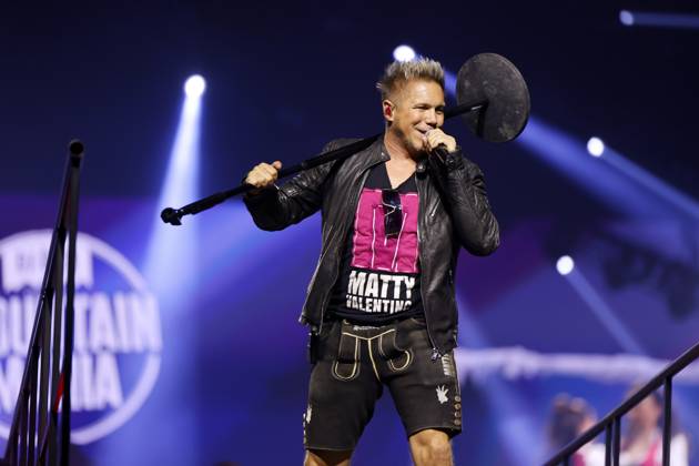 Musiker Matty Valentino bei dem Partyschlager-Event Mountain Mania (der größten Apres-Ski-Party seit Erfindung des Winters) in der Lanxess-Arena. Köln, 08.11.2024 NRW Deutschland Copyright: xChristophxHardtx