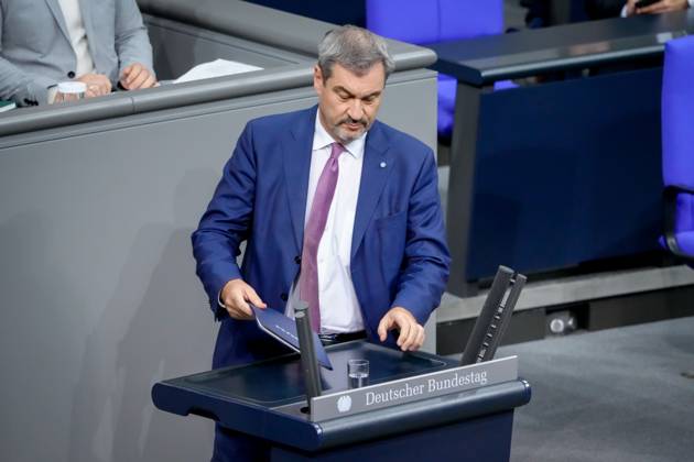 Deutscher Bundestag, 199. Plenarsitzung Markus Soeder (CSU) auf dem Weg zum Rednerpult zu seiner Rede zur Regierungserklaerung zur aktuellen Lage des Bundeskanzlers bei der 199. Sitzung des Deutschen Bundestag in Berlin, 13.11.2024 Berlin Berlin Deutschland