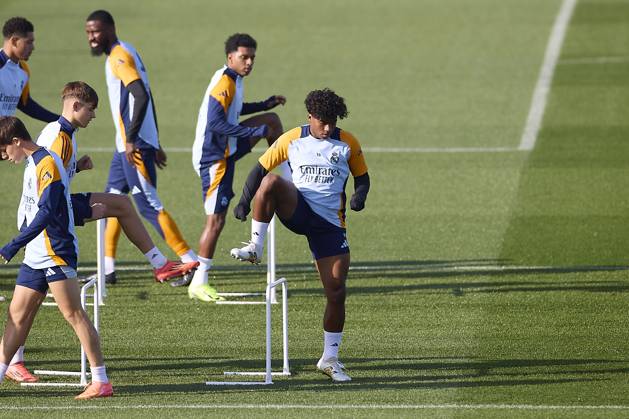 Real Madrid CF Training Session and Press Conference in Madrid, Spain - 03 Dec 2024 Endrick Felipe Moreira de Sousa, known as Endrick of Real Madrid CF warms up during the training session on the eve of the 2024 2025 La Liga EA Sports week 19 football match between Athletic Club and Real Madrid CF at Ciudad Real Madrid. Madrid Spain Copyright: xFedericoxTitonex xSOPAxImagesx FTITONE_0009