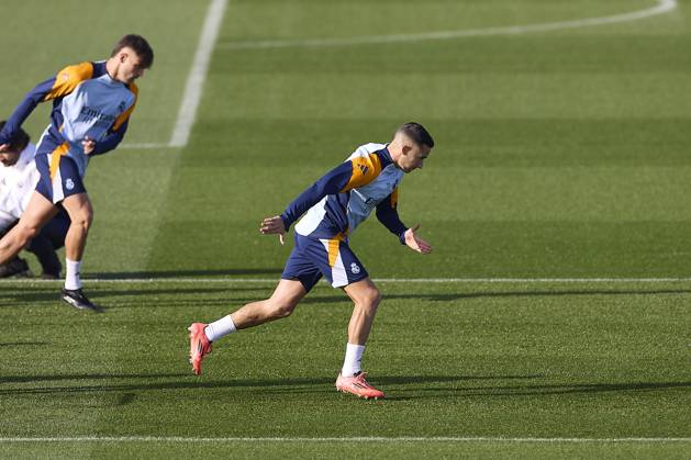 Real Madrid CF Training Session and Press Conference in Madrid, Spain - 03 Dec 2024 Lucas Vazquez of Real Madrid CFseen in action during the training session on the eve of the 2024 2025 La Liga EA Sports week 19 football match between Athletic Club and Real Madrid CF at Ciudad Real Madrid. Madrid Spain Copyright: xFedericoxTitonex xSOPAxImagesx FTITONE_0012