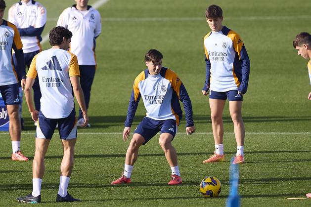 Real Madrid CF Training Session and Press Conference in Madrid, Spain - 03 Dec 2024 Brahim Diaz of Real Madrid CF seen in action during the training session on the eve of the 2024 2025 La Liga EA Sports week 19 football match between Athletic Club and Real Madrid CF at Ciudad Real Madrid. Madrid Spain Copyright: xFedericoxTitonex xSOPAxImagesx FTITONE_0022