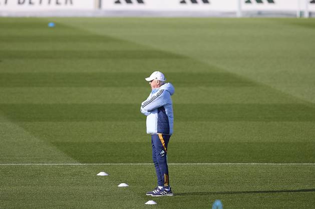 Real Madrid CF Training Session and Press Conference in Madrid, Spain - 03 Dec 2024 Carlo Ancelotti, the head coach of Real Madrid CF seen during the training session on the eve of the 2024 2025 La Liga EA Sports week 19 football match between Athletic Club and Real Madrid CF at Ciudad Real Madrid. Madrid Spain Copyright: xFedericoxTitonex xSOPAxImagesx FTITONE_0014