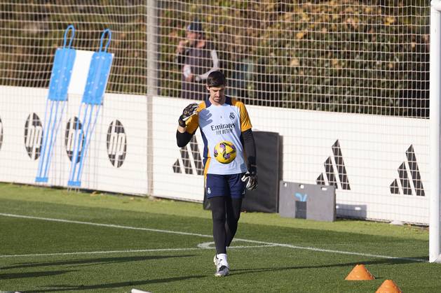 Real Madrid CF Training Session and Press Conference in Madrid, Spain - 03 Dec 2024 Thibaut Courtois of Real Madrid CF seen in action during the training session on the eve of the 2024 2025 La Liga EA Sports week 19 football match between Athletic Club and Real Madrid CF at Ciudad Real Madrid. Madrid Spain Copyright: xFedericoxTitonex xSOPAxImagesx FTITONE_0017