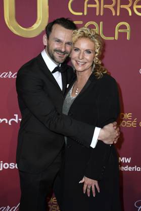 Victoria Herrmann mit Ehemann David Böthig bei der 30. Josà Carreras Gala 2024 in der Media City Leipzig. Leipzig, 12.12.2024