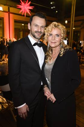 Victoria Herrmann mit Ehemann David Böthig bei der 30. Josà Carreras Gala 2024 in der Media City Leipzig. Leipzig, 12.12.2024