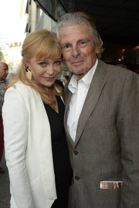 Klaus Bresser und Frau bei der PREMIERE TAG DER GNADE, Berlin, Theater am Kurfuerstendamm, am 08.05.2013, Copyright Dominique Ecken, 08.05.2013 Berlin Deutschland, Germany