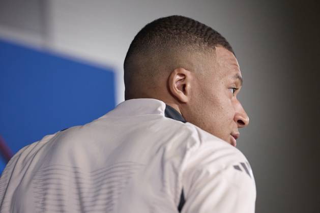 Real Madrid CF training session and press conference - 21 Jan 2025 Kylian Mbappe of Real Madrid CF attends a press conference on the eve of the 2024 2025 UEFA Champions League week 7 football match between Real Madrid CF and RB Salzburg at Ciudad Real Madrid. Madrid Spain Copyright: xFedericoxTitonex xSOPAxImagesx FTITONE_0027