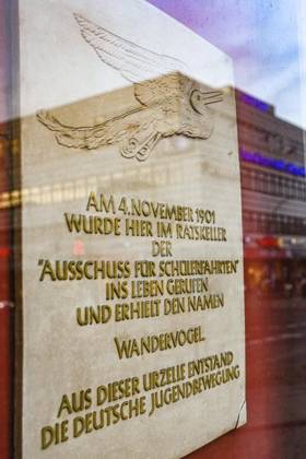 Wandervogel-Gedenktafel am Rathaus Steglitz ** NUR FÜR REDAKTIONELLE ZWECKE ** EDITORIAL USE ONLY **<p>Wandervogel-Gedenktafel am Rathaus Steglitz, fotografiert am 22.01.2025 in Berlin. Berlin Berlin Copyright: MaurizioxGambarini